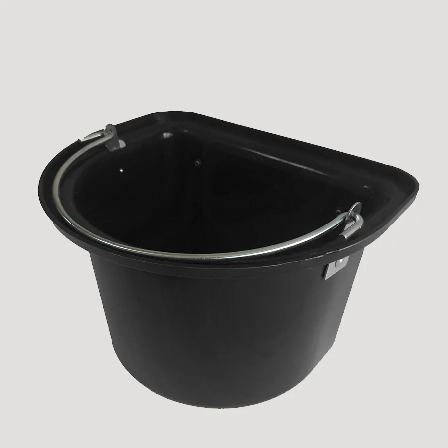 New high-quality 12 liter PP plastic flat back horse feeding bucket with hook and durable animal feeder
