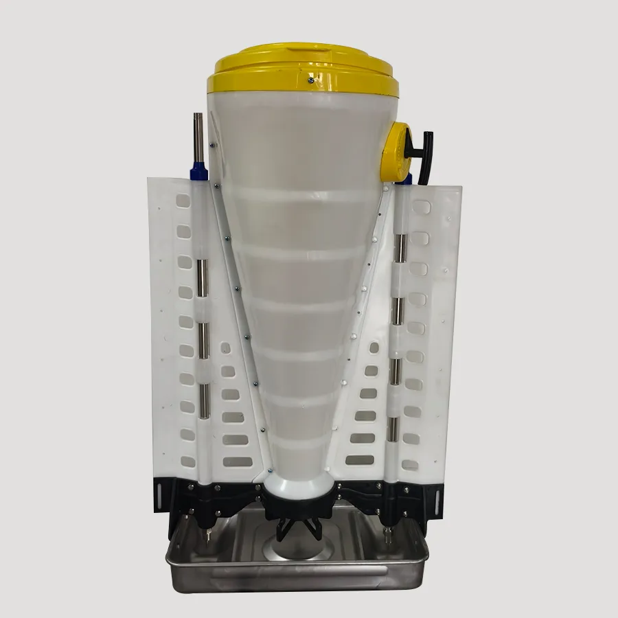 Dry wet automatic feeder for fattening pigs