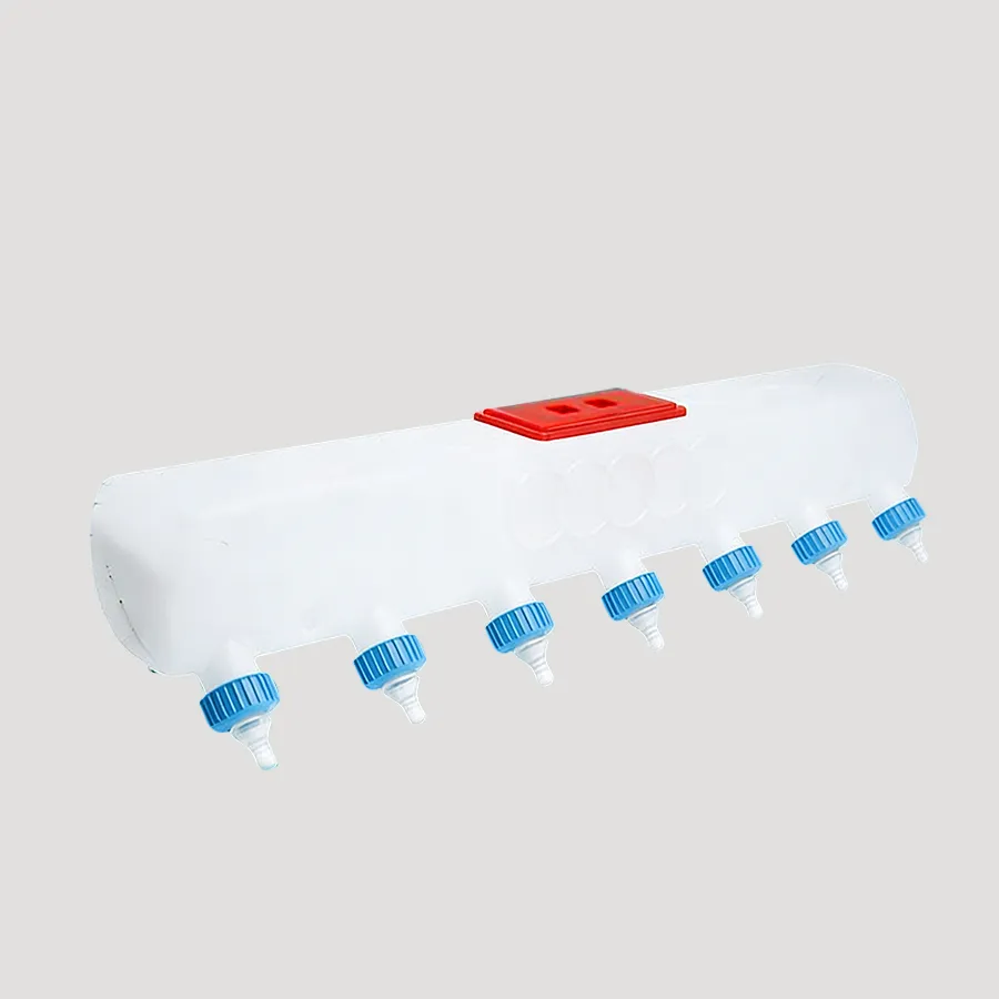 Multi type plastic/heated feeding device for piglets