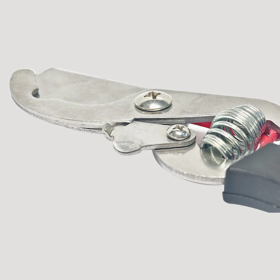 Animal husbandry and veterinary tools, bloodless electric piglet tail cutter, used for tail cutting of pigs