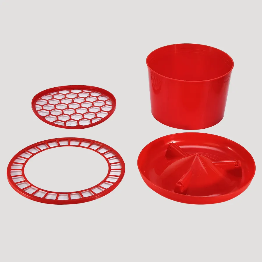 Automatic chicken feeding and drinking bucket