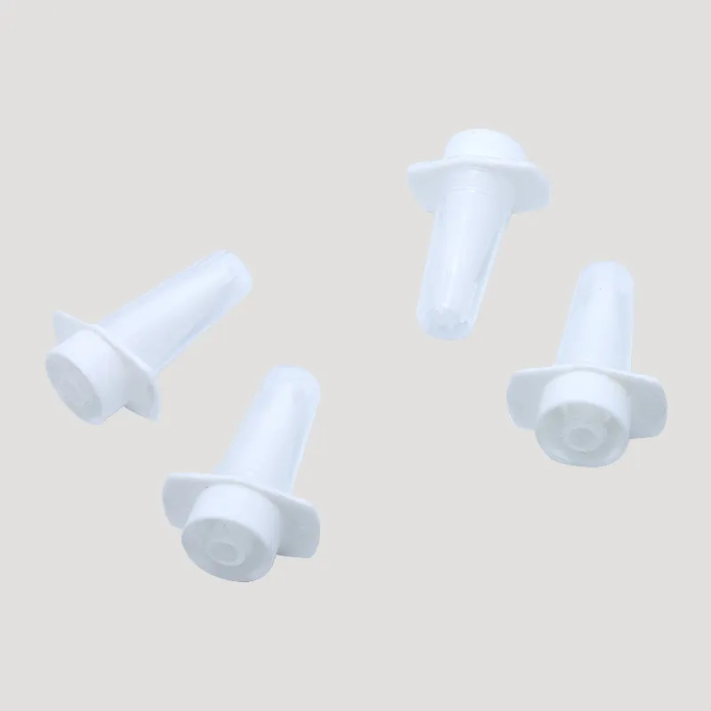 Disposable veterinary nebulized vaccine nasal spray tool